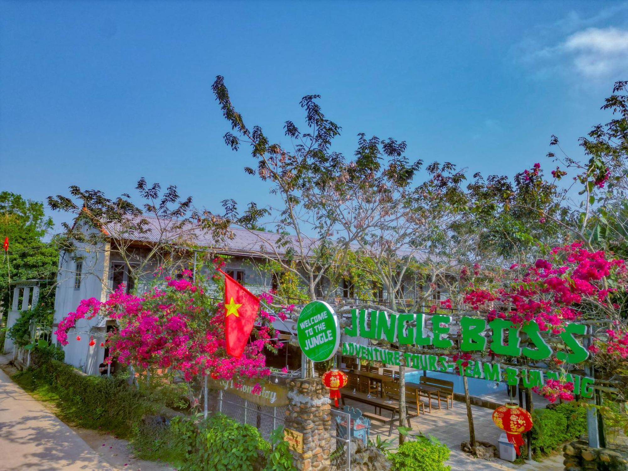 Jungle Boss Travel Lodge Phong Nha Kültér fotó